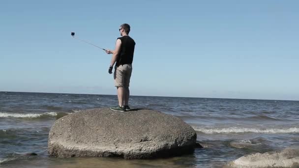 Guy with selfie stick — Stock Video