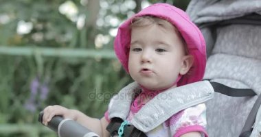 bebek arabası yakın çekim