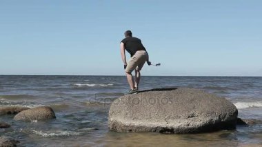 Adam selfie sopa ile