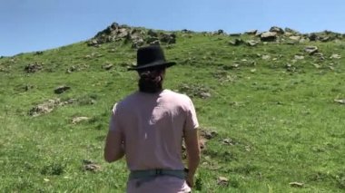 Ermenistan'ın dağlarda turistik