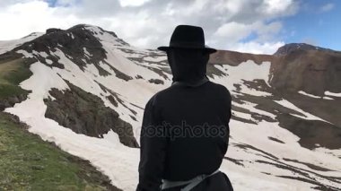 Turist Aragats Ermenistan ın Mount yavaş hareket üzerinde