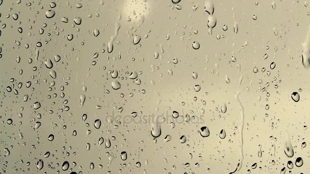 Gotas de chuva em vidro câmera lenta — Vídeo de Stock