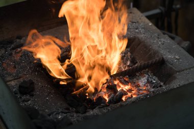 alevler içinde fırın