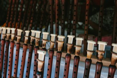 Ermeni ulusal müzik aleti duduk. Bit pazarı Vernissage Erivan, Ermenistan