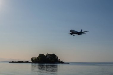 Corfu, gr açılış için uçak ayarlar.
