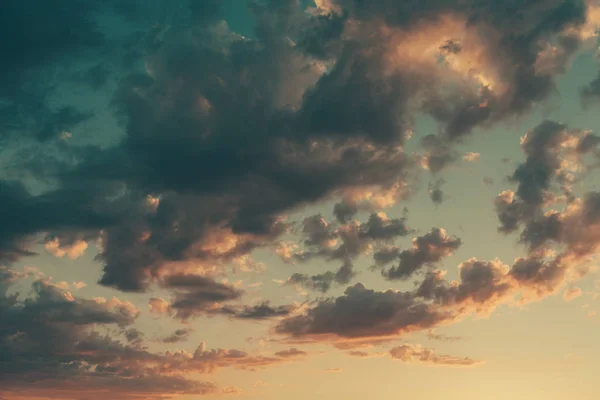 Wolken bei Sonnenuntergang, Armenien — Stockfoto