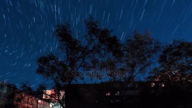 Erivan, Ermenistan timelapse video yıldız hatları üzerinden gece hareket evler.