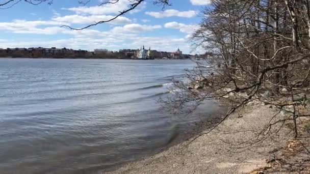 Golfe finlandais d'Helsinki au printemps . — Video