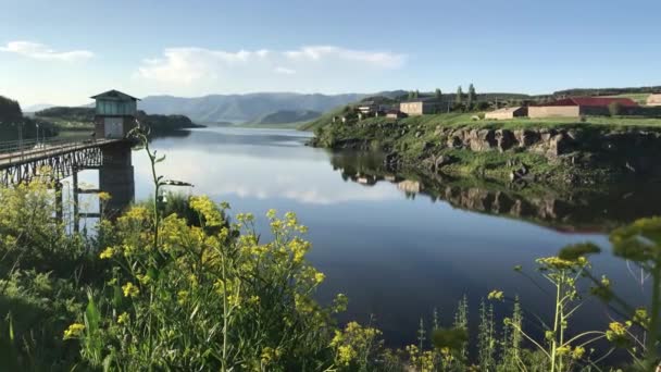 Aparan Reservoir Aragat regio Armenië. — Stockvideo