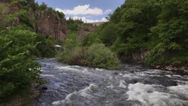 Sungai Arpa, jermuk, Armenia — Stok Video