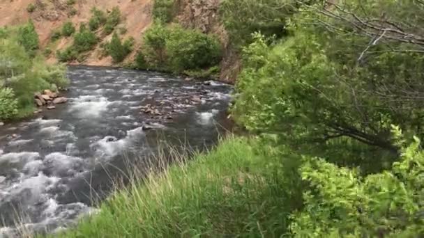 Fluss Arpa, Jermuk, Armenien — Stockvideo