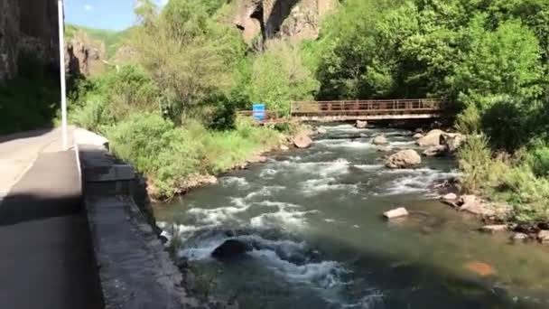 Bridge over the gorge of the Arpa River. — Stock Video