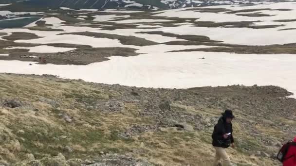 Les gens dans les montagnes de l'Arménie . — Video