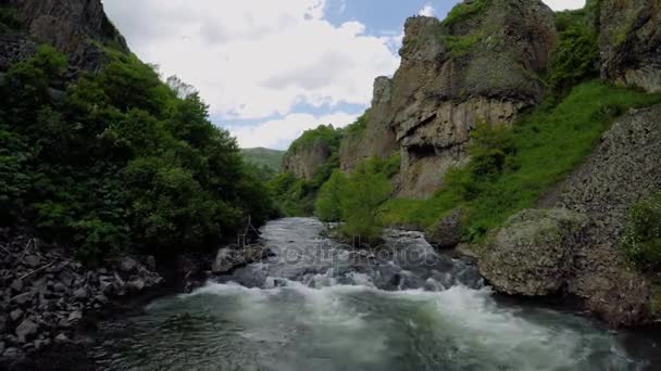 Fluss Arpa, Jermuk, Armenien — Stockvideo