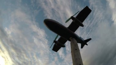 bir sopa ahşap uçakta. Köstebek repeller uçağı olarak.