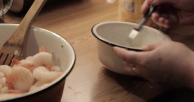 Kızartma için batter pişirme