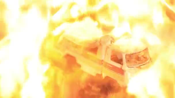 Jouet rétro minifourgonnette soviétique fond sous le feu chaud. Mouvement lent 