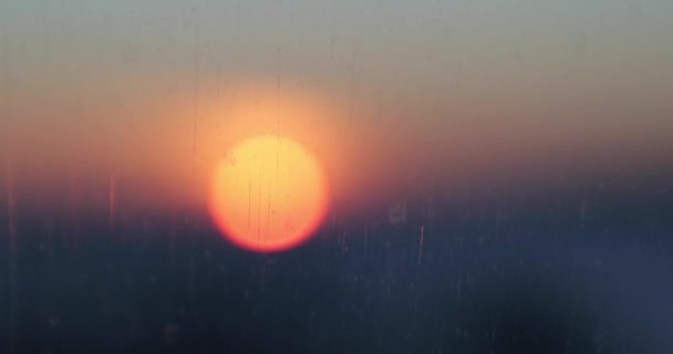 Untergehende Sonne im Defokus — Stockvideo