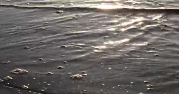 海的浪潮在晚上 — 图库视频影像