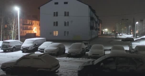 Courtyard of the city in winter at night — Stock Video