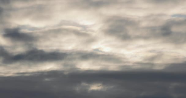 Sombere wolken in de lucht video 4k — Stockvideo