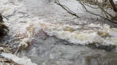 video bahar ağır çekimde hareket tezcan ve nehir