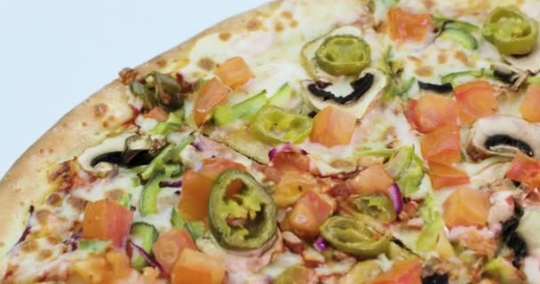 Deliciosa y apetitosa pizza está girando — Vídeos de Stock