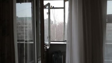 eski balkona düzgün hareket