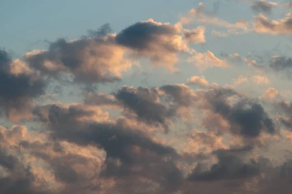 Nubes en el cielo azul — Foto de Stock