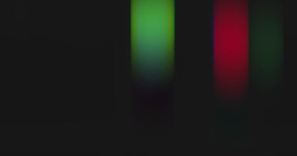 Παραμορφωμένη και θολή κίνηση του πολύχρωμα φωτεινά φώτα — Αρχείο Βίντεο
