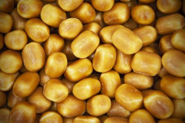 Karamel şekerler. Yukarıdan görüntülemek.