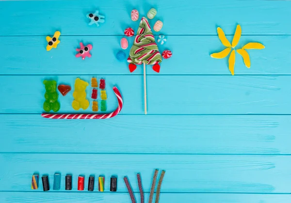 Imagem alegre de doces de geleia saborosos na forma de ursos em — Fotografia de Stock