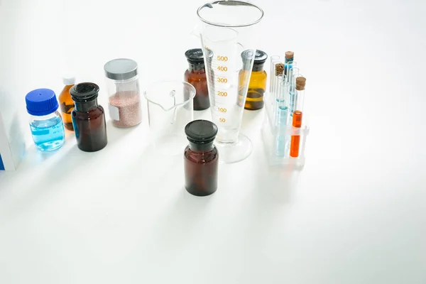 Cam, test tüpleri ve cam kavanozlar — Stok fotoğraf