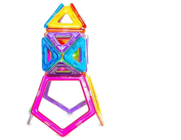 Mainan anak-anak berwarna-Multi dengan rincian plastik yang saling terkait — Stok Foto