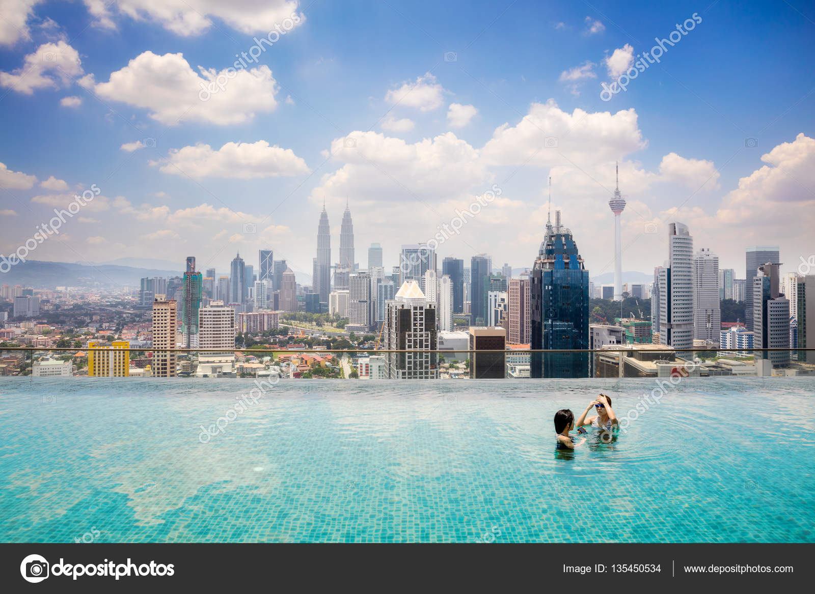 Piscina sul tetto — foto stock © pat138241 #135450534 Piscina sul tetto