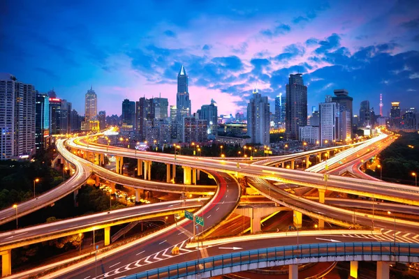 yükseltilmiş yol kavşağı ve Kavsak Üstgeçit shanghai