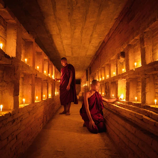 Young Buddhist Monk — Stock Photo, Image