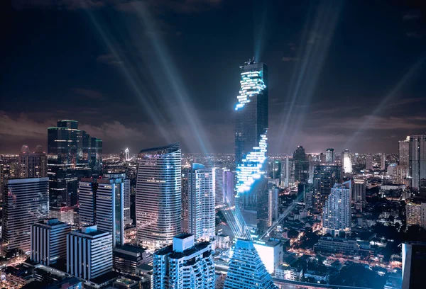 Mahanakhon-Turm und Wolkenkratzer — Stockfoto