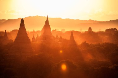 Bagan Shwesandaw pagoda günbatımı