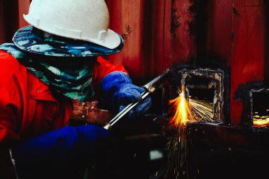 Kaynak fabrikası, işçi