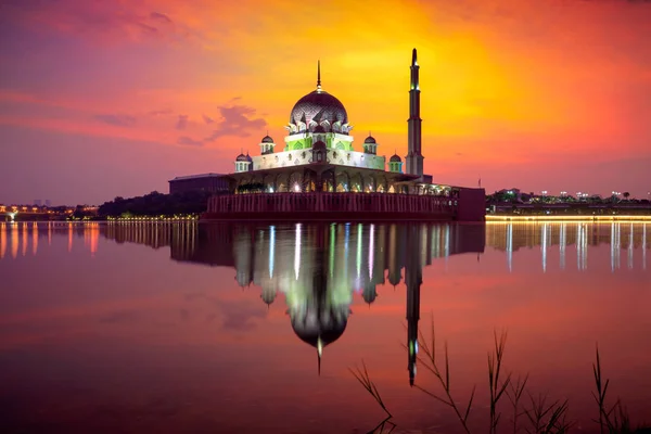 Putra mosque, Malajzia — Stock Fotó