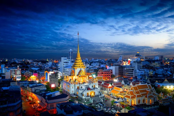 Wat Trimitr in chinatown — Stock Photo, Image