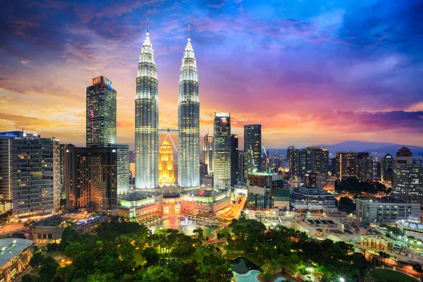 Ciudad de Kuala Lumpur skyline — Foto de Stock