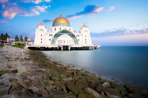 Malacca straits mosque masjid — Stock Photo, Image