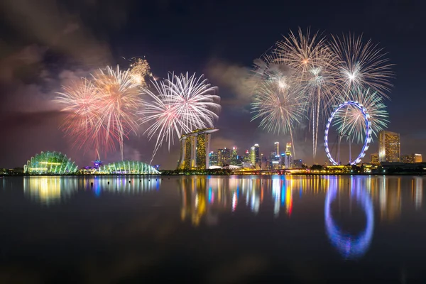 Fuochi d'artificio a Marina baia — Foto Stock