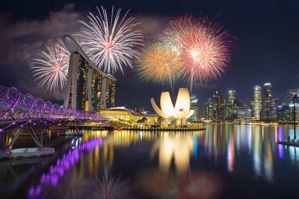 Fogos de artifício em Marina Bay Singapore — Fotografia de Stock