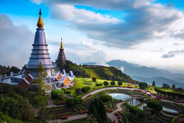 Büyük kutsal emanetler Pagoda Nabhapolbhumisiri