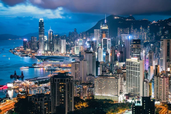 Hong Kong Island blur hour time view from Braemar hill — Stock Photo, Image