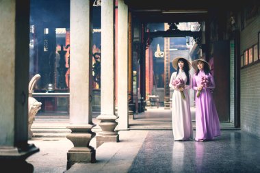 Vietnamca kadında güzel: Ao Dai