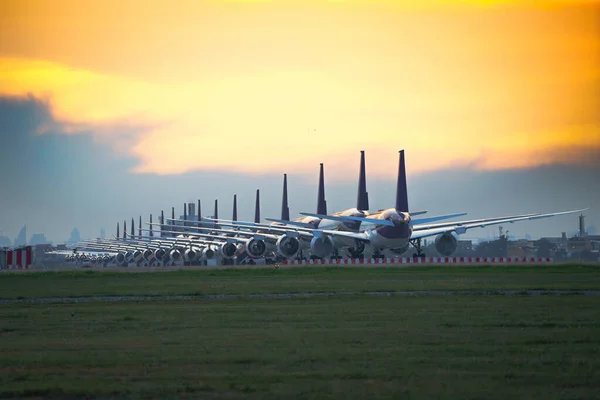 Commercial Airplane Parking Airport Stopped Effect Covid — Stock Photo, Image